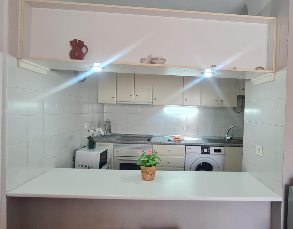Vivienda Vacacional Marineda Sol Con Piscina El Medano Экстерьер фото